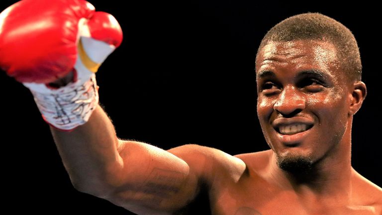 Ohara Davies reservó su lugar en las semifinales del Contrato de Oro 