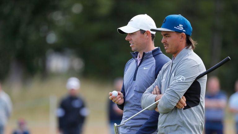 Rickie Fowler bogeyed the last to miss the cut