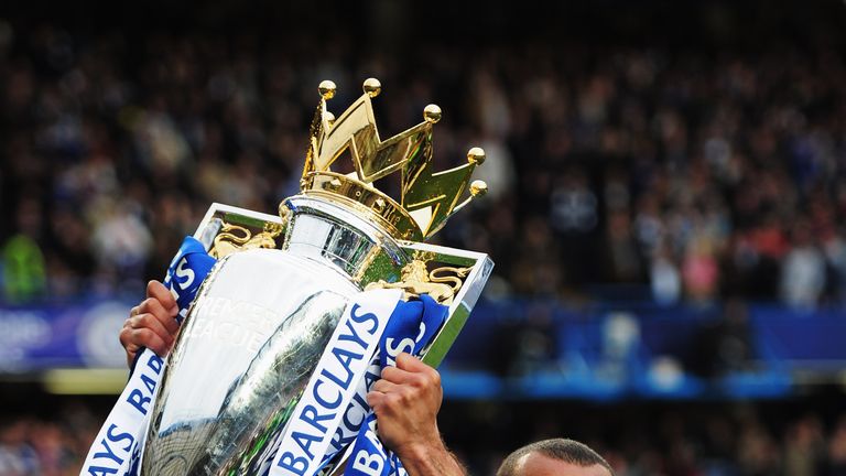 Ashley Cole se hará cargo de los Chelsea U15 después de completar sus insignias de entrenador