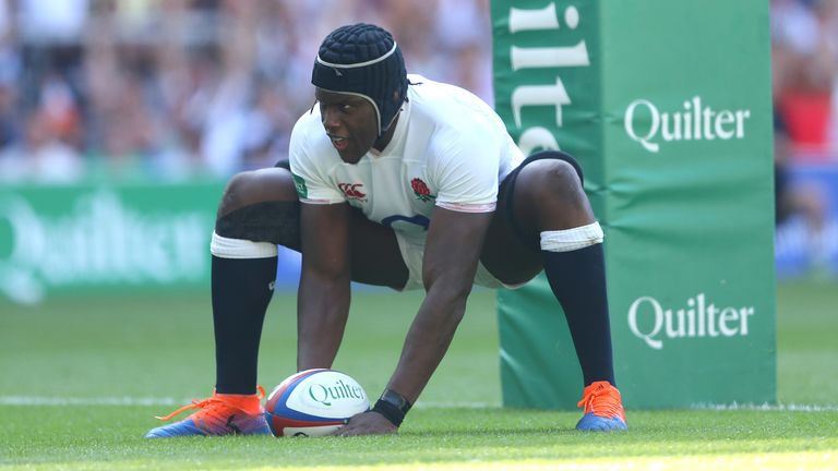 Maro Itoje romped over in the second half as Ireland's defence could not handle England