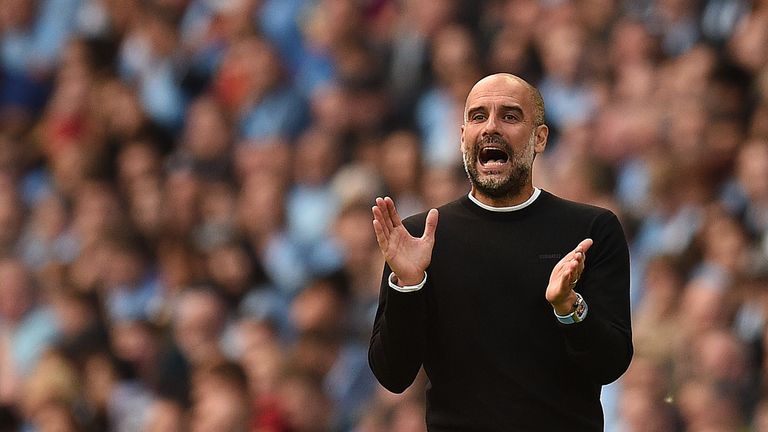 Pep Guardiola intenta llevar a City a su tercer título consecutivo