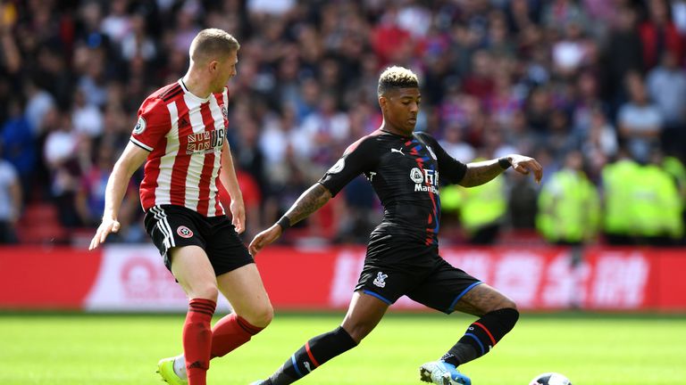 Van Aanholt en acción durante la derrota de Palace ante Sheffield United esta temporada