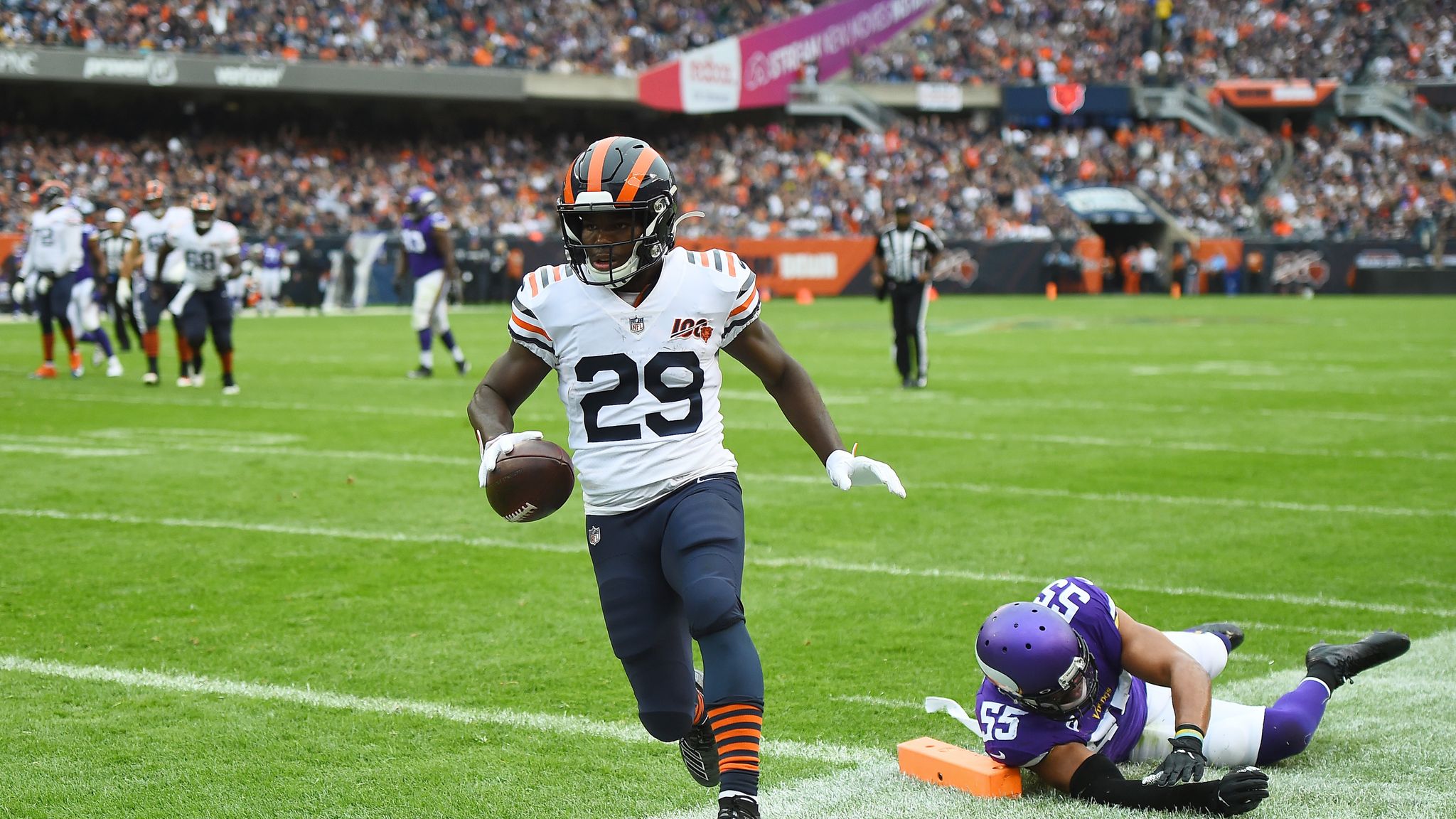 Minnesota Vikings 6-16 Chicago Bears: Mitchell Trubisky injured early but  Bears defense strong in win, NFL News