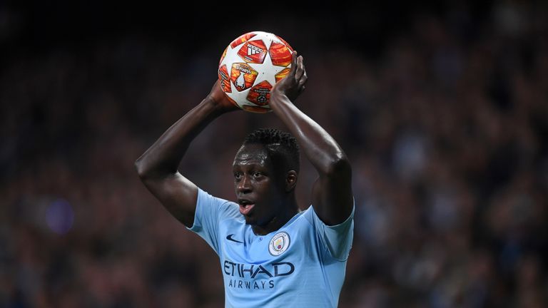 Benjamin Mendy faltaba del lado del Manchester City contra el Everton