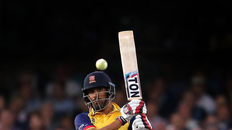 Ravi Bopara consiguió la victoria de Essex Eagles