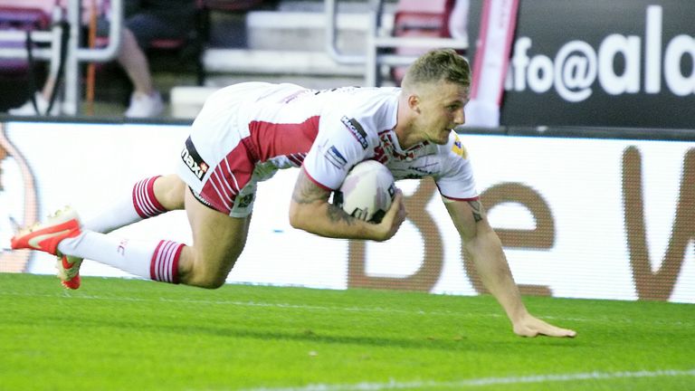 Dom Manfredi scored four tries on debut for the Warriors