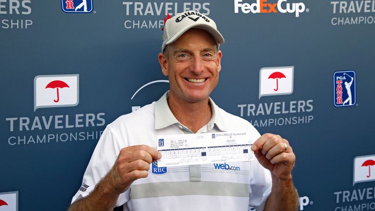 Furyk es el único jugador que ha disparado dos rondas sub-60 en el PGA Tour. 