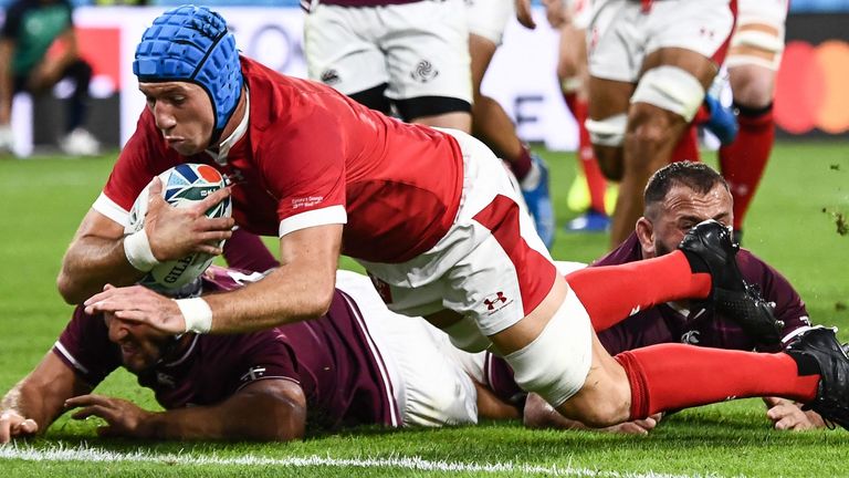 Justin Tipuric anotó un intento contra Georgia en el partido inaugural de la Copa Mundial de Rugby de Gales