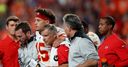 Mahomes injures knee in Chiefs win