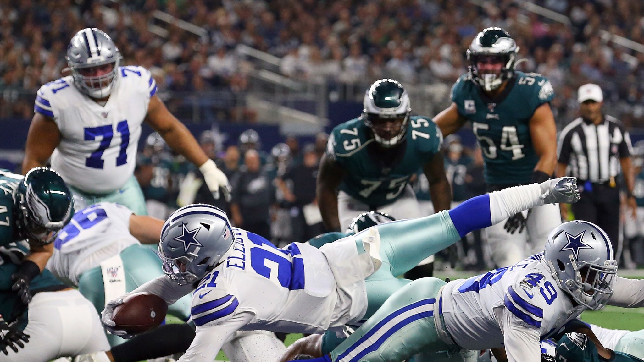 Cowboys run over Eagles, take 1st in NFC East with 37-10 win