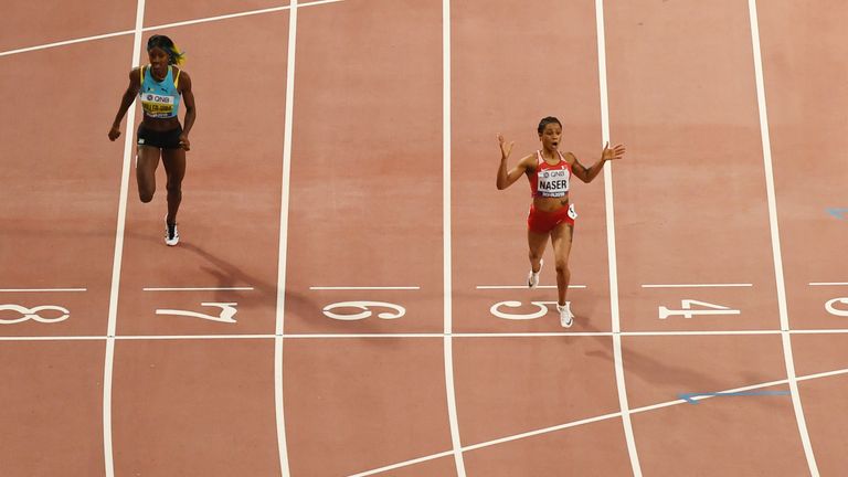 Salwa Eid Naser celebra su victoria en los 400 metros