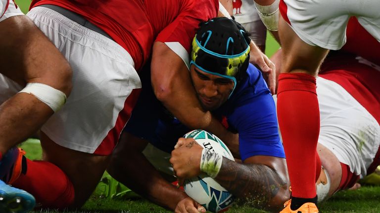 Vahaamahina notched the first try of the day as France began on top 