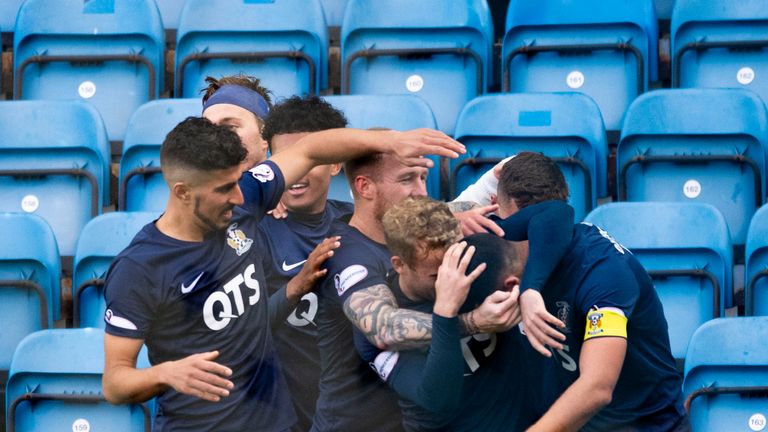 Kilmarnock's Gary Dicker (R) celebrates his goal against St Mirren with team-mates