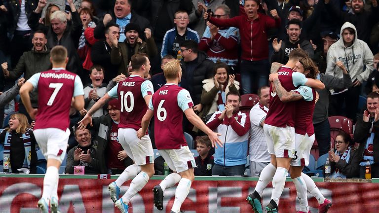 El gol de Hendrick aseguró una tercera victoria en casa de la temporada para Burnley