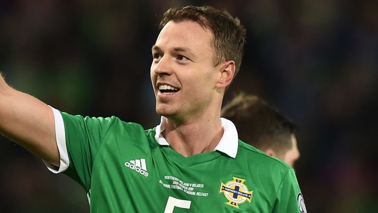 Jonny Evans está de buen humor para las oportunidades de play-off Euro 2020 de Irlanda del Norte