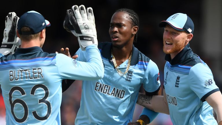 Los héroes de la Copa Mundial Jos Buttler, Jofra Archer y Ben Stokes tienen contratos de pelota roja con Inglaterra y se unirán a un equipo en The Hundred el jueves