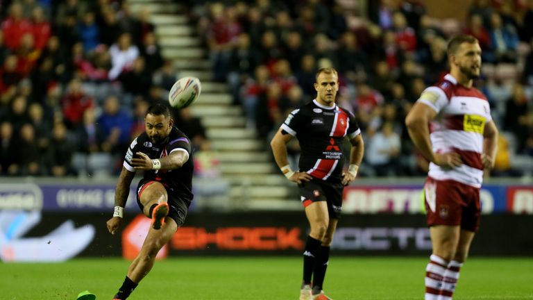 Krisnan Inu kept the scoreboard ticking over for Salford with his goal-kicking