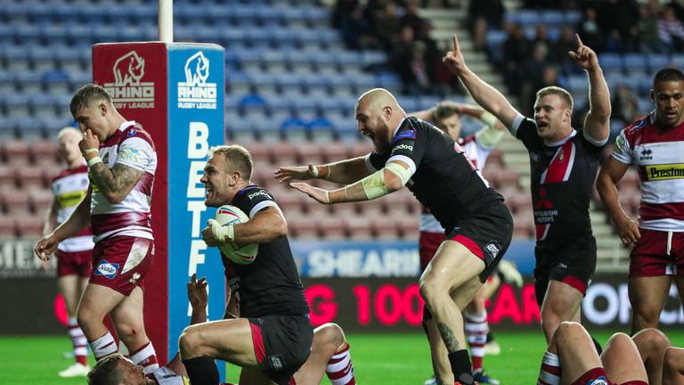 Lee Mossop celebrates his second-half try against old club Wigan