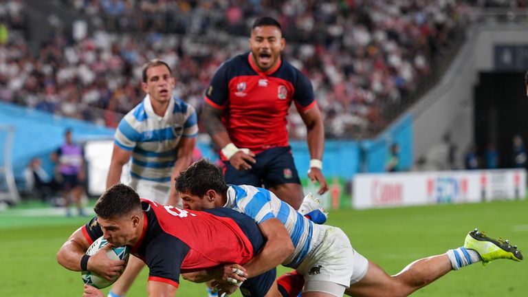 Youngs anotó un intento en la victoria 39-10 de Inglaterra sobre Argentina