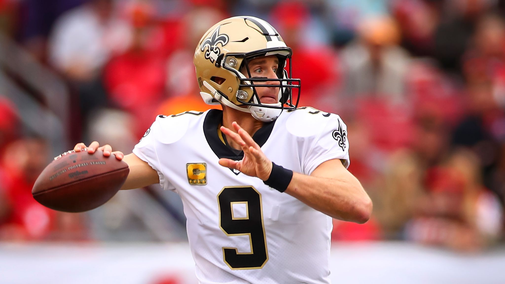 Drew Brees breaks Peyton Manning's career touchdown mark 