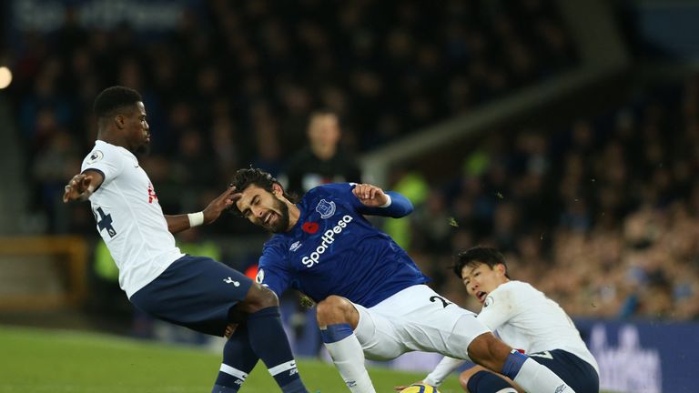 Andre Gomes resultó herido durante el partido del Everton contra el Tottenham