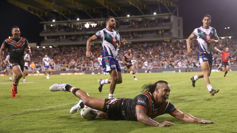 https://e2.365dm.com/19/11/768x432/skysports-mahe-fonua-wests-tigers_4850950.jpg?20191129121554