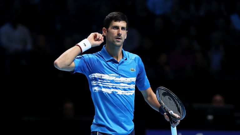 Djokovic no pudo silenciar a los espectadores de O2 cuando cayó en tres sets increíbles