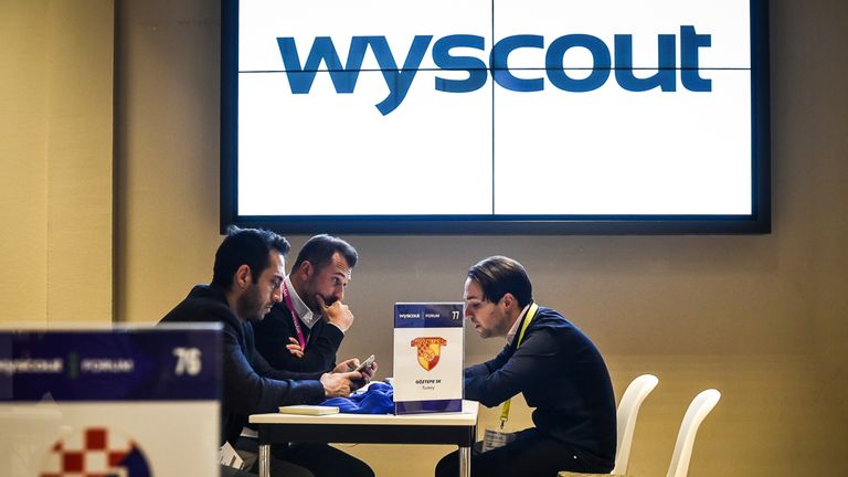 Plataformas como Wyscout permiten a los exploradores ver a los jugadores desde su casa.