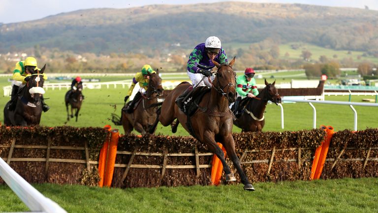 Thyme Hill montado por Richard Johnson gana en Cheltenham