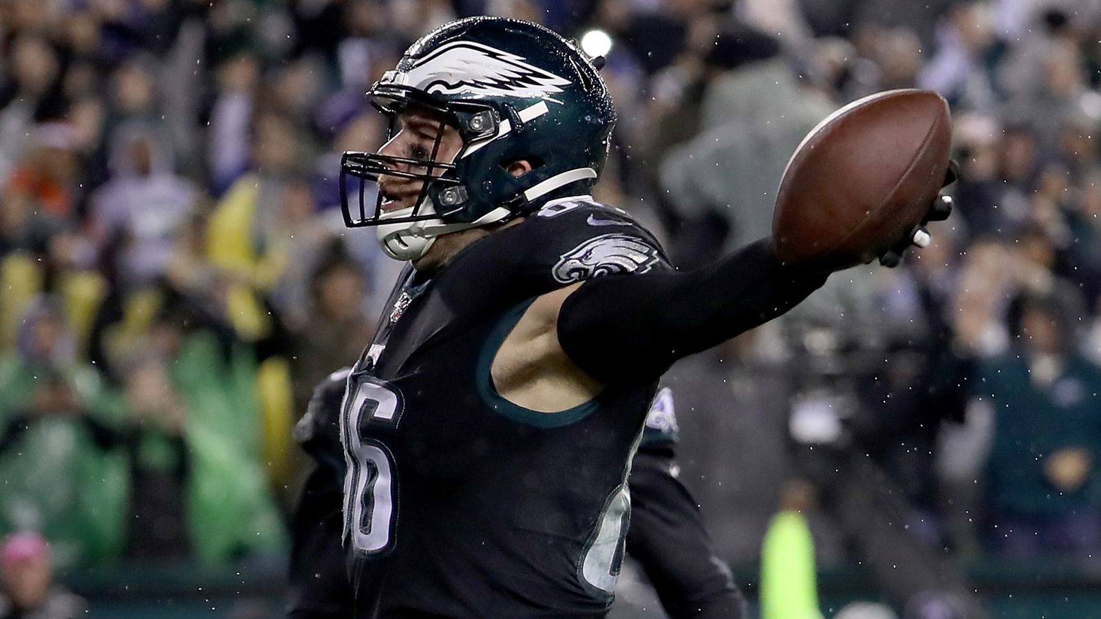 Philadelphia Eagles 2317 New York Giants Zach Ertz picks up Eagles