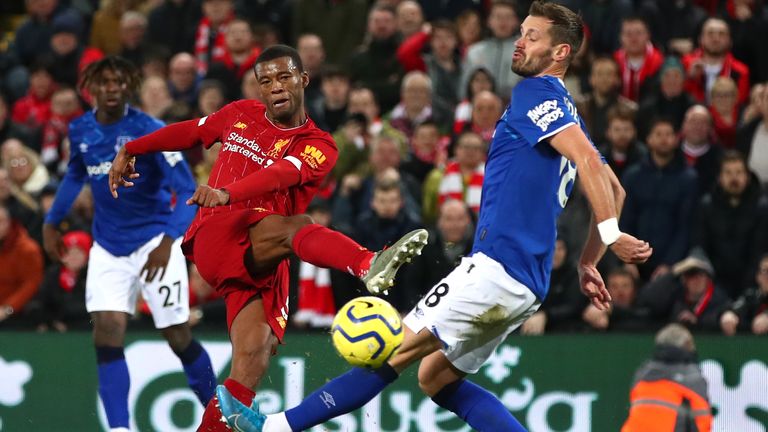 Liverpool también podría ganar el título en la casa de sus rivales Everton el fin de semana del 14 de marzo