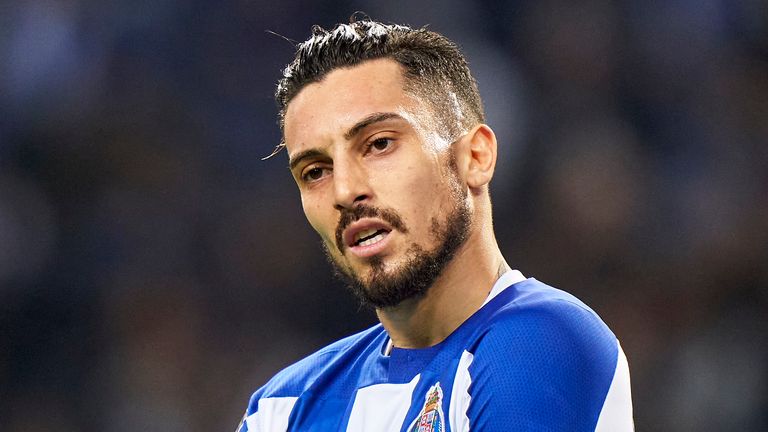 Alex Telles reportedly wants to leave Porto for Chelsea