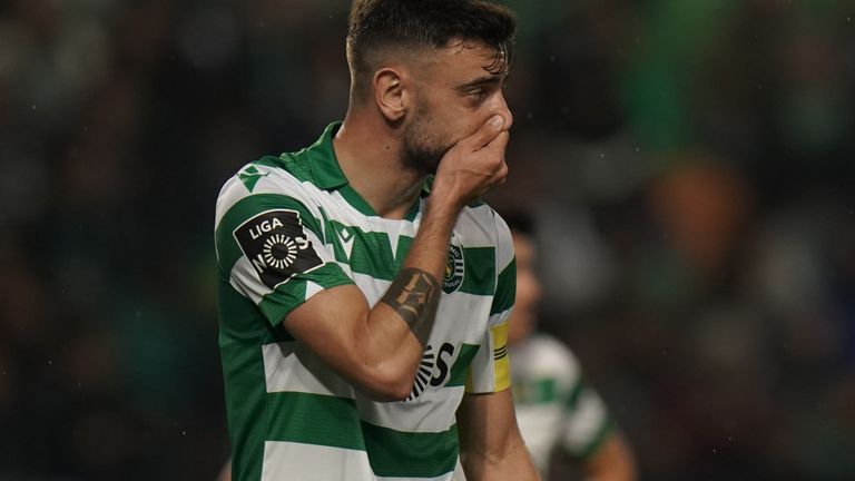 Bruno Fernandes remains a Sporting Lisbon player as talks continue