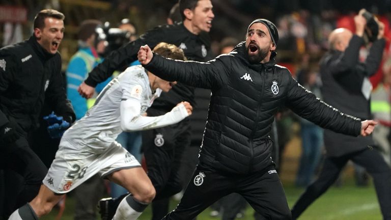 Los jugadores de Cultural Leonesa celebran después de ganar el concurso Copa del Rey