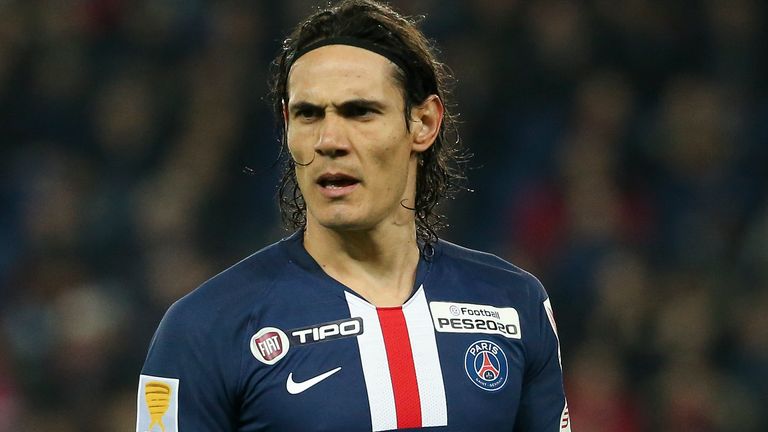 Cavani entregó una solicitud de transferencia en PSG el domingo