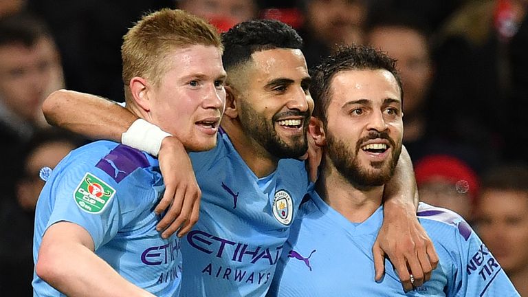 Manchester City irrumpió en una ventaja de 3-0 en la primera mitad en Old Trafford