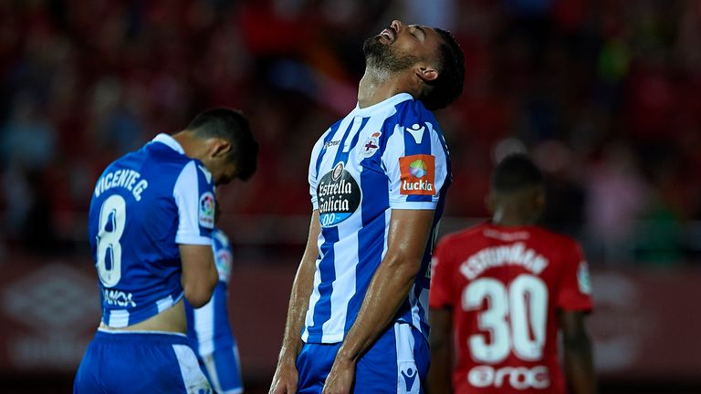 Mari looks to the heavens during Deportivo's play-off against Mallorca