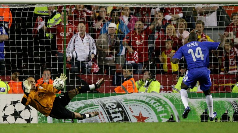 Pep Reina keeps out Geremi's penalty as Chelsea were knocked out of Europe