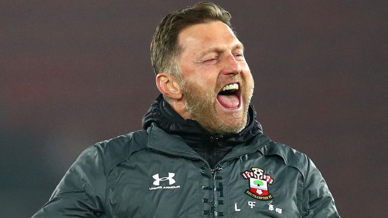 Ralph Hasenhuttl no enviará a Adams en préstamo a Leeds