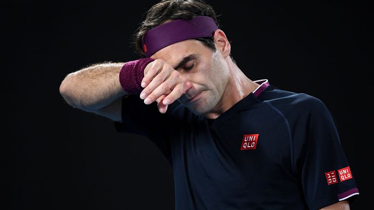 A pesar de una experiencia semifinal 'horrible', Federer no tiene planes de retirarse 
