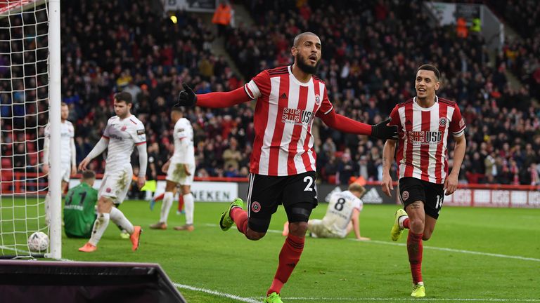 Leon Clarke celebra el segundo gol de los Blades