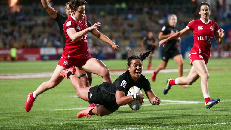 Stacey Fluhler's try in the final took her tally for the tournament to 10