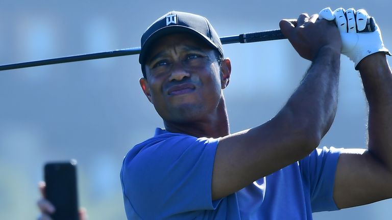 Woods made five birdies in his first round of 2020