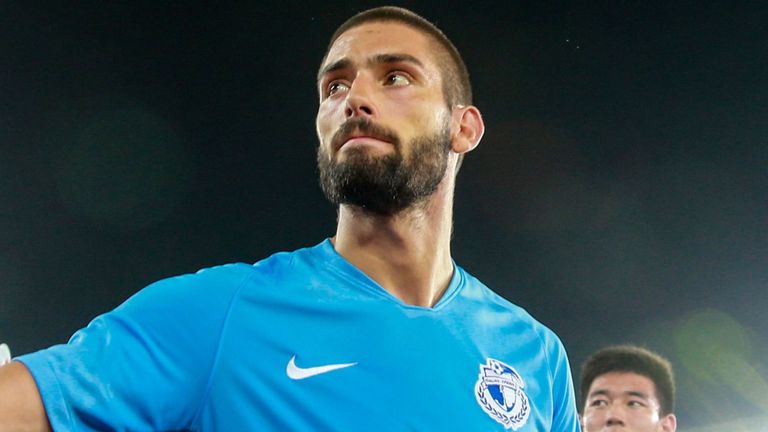 Carrasco se unió a Dalian Yifang en febrero de 2018