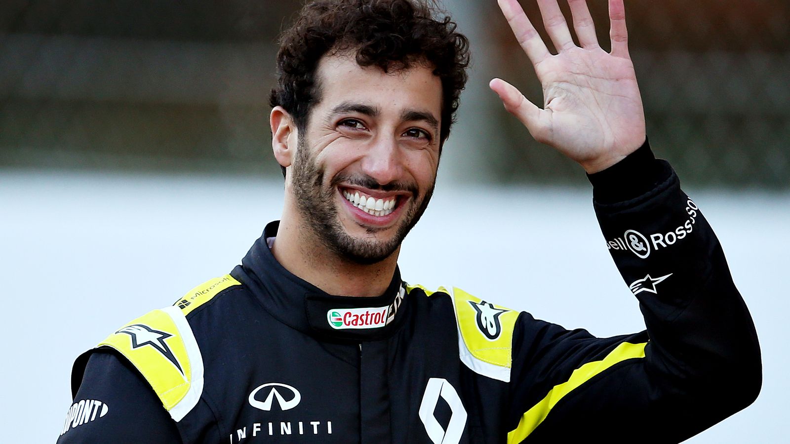 Daniel Ricciardo will 'answer calls' from teams but wants Renault stay ...