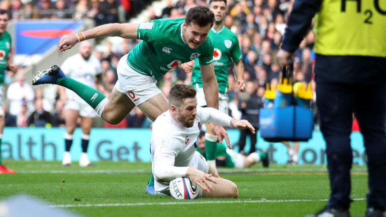 Elliot Daly took advantage of a poor piece of defensive play from Jacob Stockdale for England's second try
