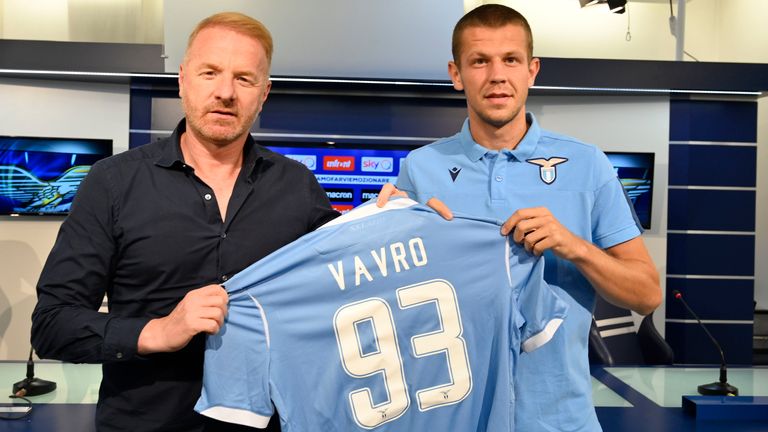 Denis Vavro fue vendido a Lazio por una gran ganancia en el verano.