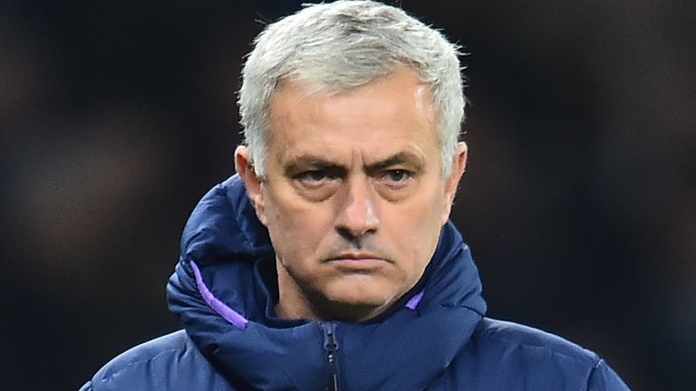 Jose Mourinho dice que puede rotar su escuadrón con tres partidos en una semana