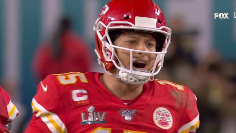 Patrick Mahomes throws a 44-yard pass to Tyreek Hill for the Kansas City Chiefs in Super Bowl LIV