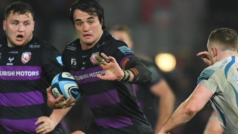 Franco Mostert rompe campo arriba contra Exeter